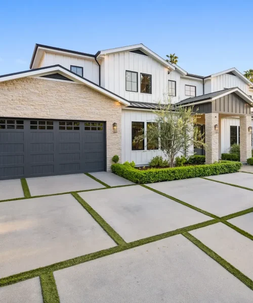 the-front-of-this-home-is-well-maintained-and-has-2026-01-08-00-23-55-utc
